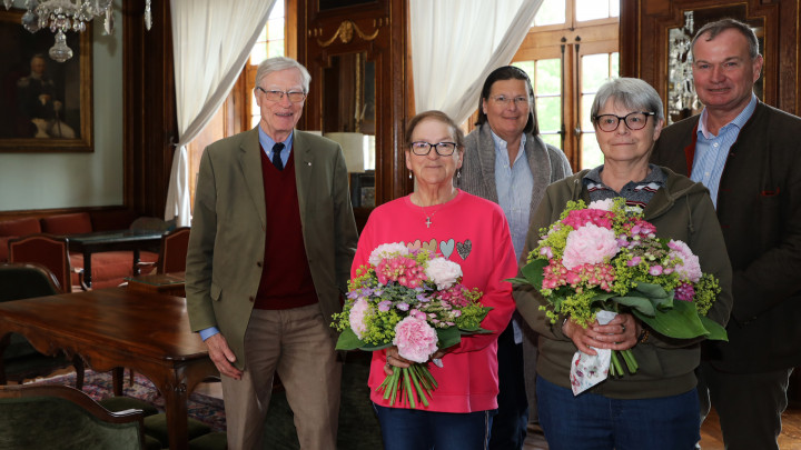 Nach 30 Jahren Einsatz: Reinigungsduo verabschiedet sich aus Schloss Westerwinkel   