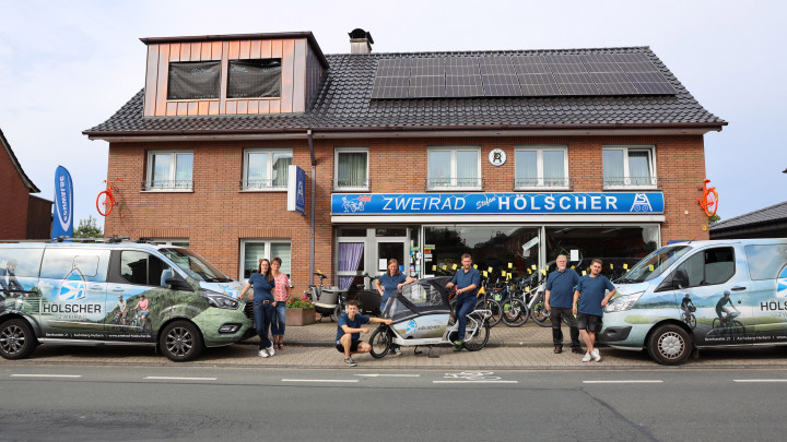 Auf zwei Rädern bleibt man jung - Zweirad Hölscher feiert 50-Jähriges Firmenjubiläum