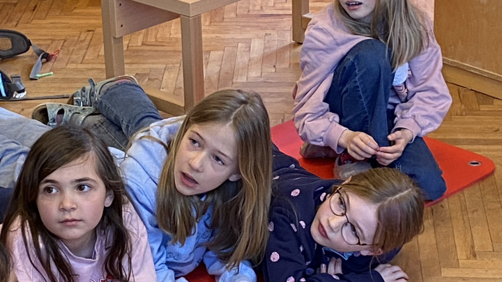 Die Gangsta-Oma zu Besuch in Herberner Grundschule