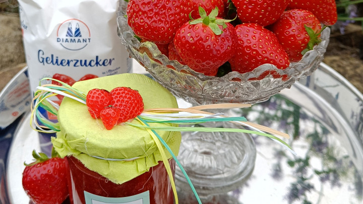 Erdbeerzeit – Start für Marmeladenglasmomente