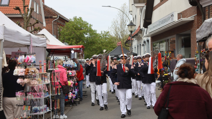 Großer Andrang bei Ausstellungseröffnung und Frühlingsfest in Herbern