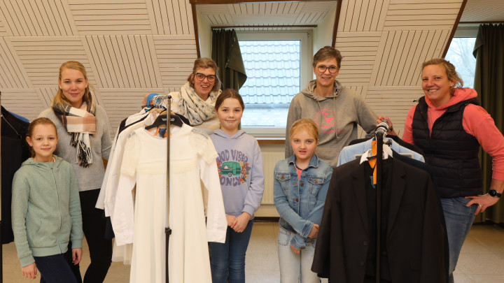 Kommunionkleiderbörse in Herbern war voller Erfolg
