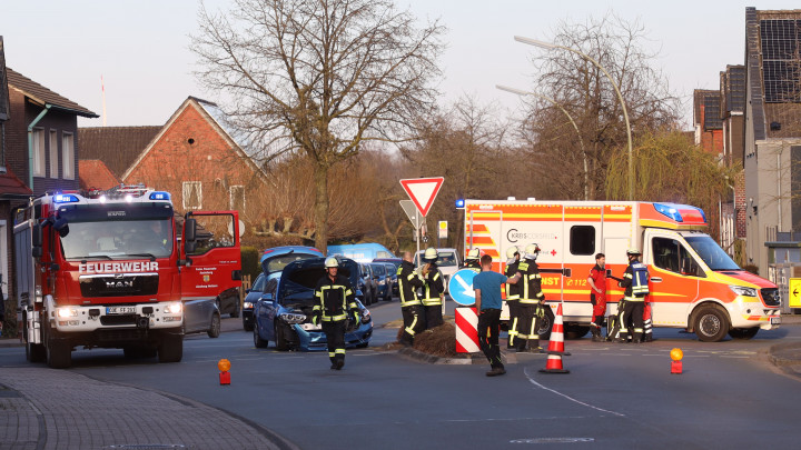 Unfall an der Merschstraße - Motorradfahrerin übersehen