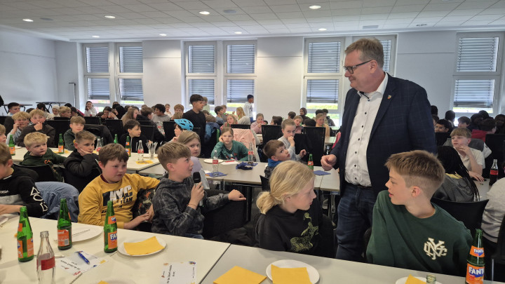 Pizza und Politik: Vom Wunschprojekt zur fertigen Anlage