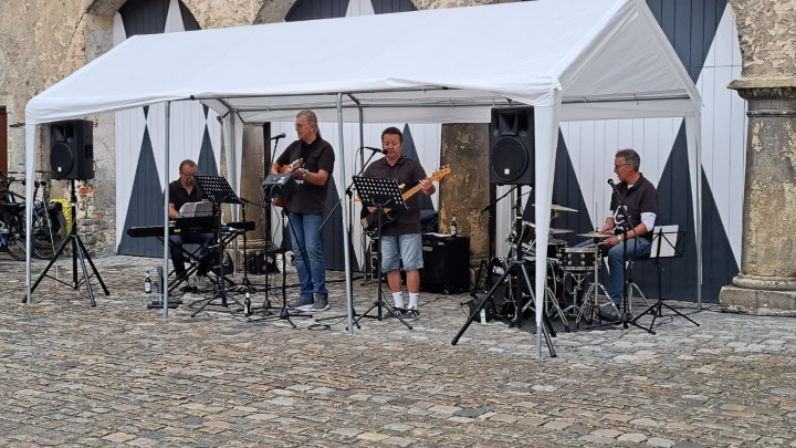 Wenn der Schlosshof zum großen Chor wird